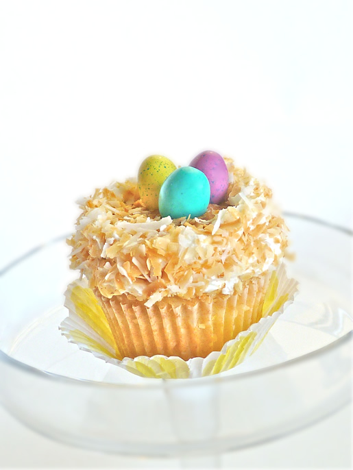 let the easter play – coconut cupcakes