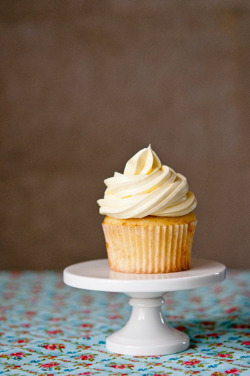 the gift of gold – mango cupcakes