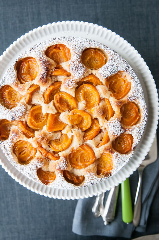 ready for summer – apricot almond cake